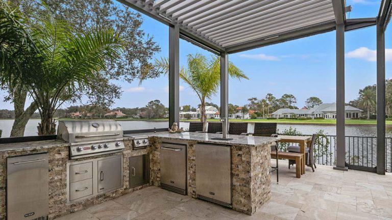 modern-outdoor-kitchen-pergola-transformation-768x432.jpg