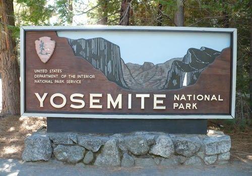 505213-bid-yosemite-sign.jpg