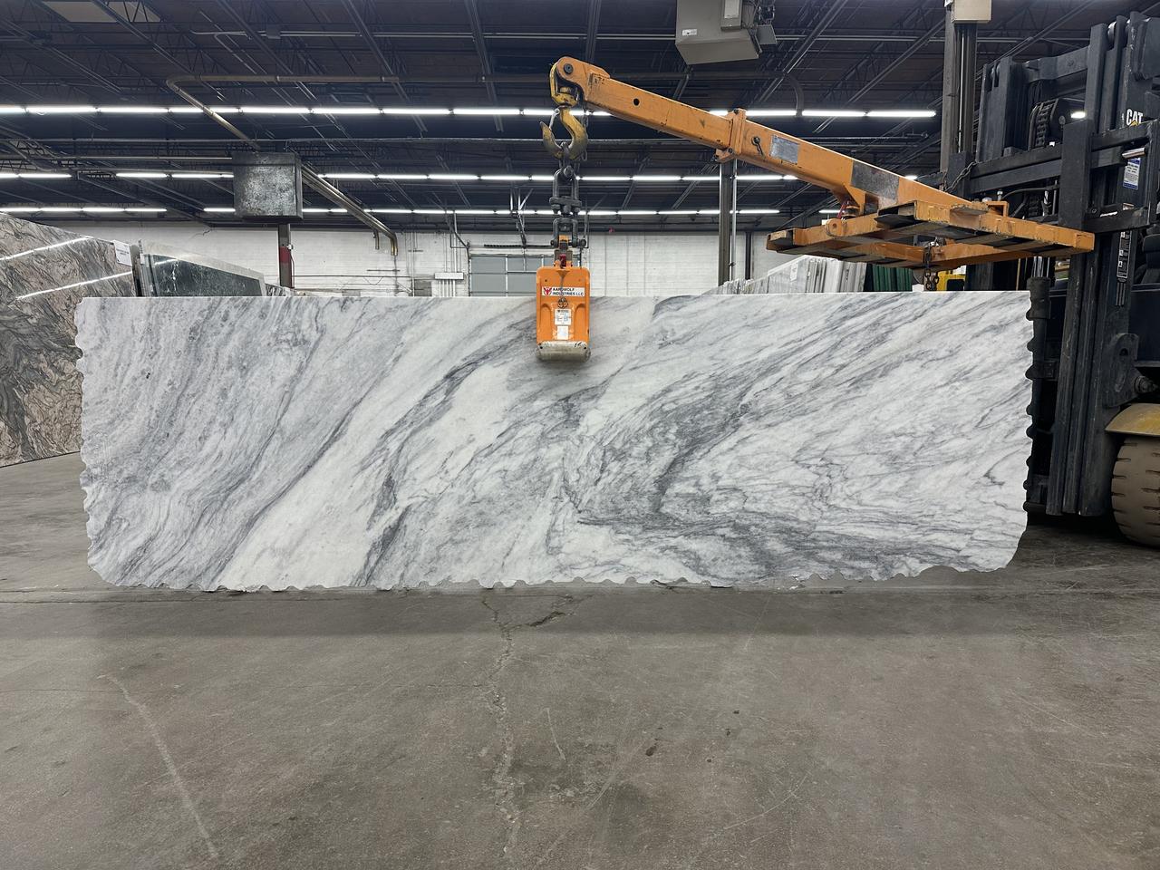 bianco alpino leather dolomite 123x36.jpg