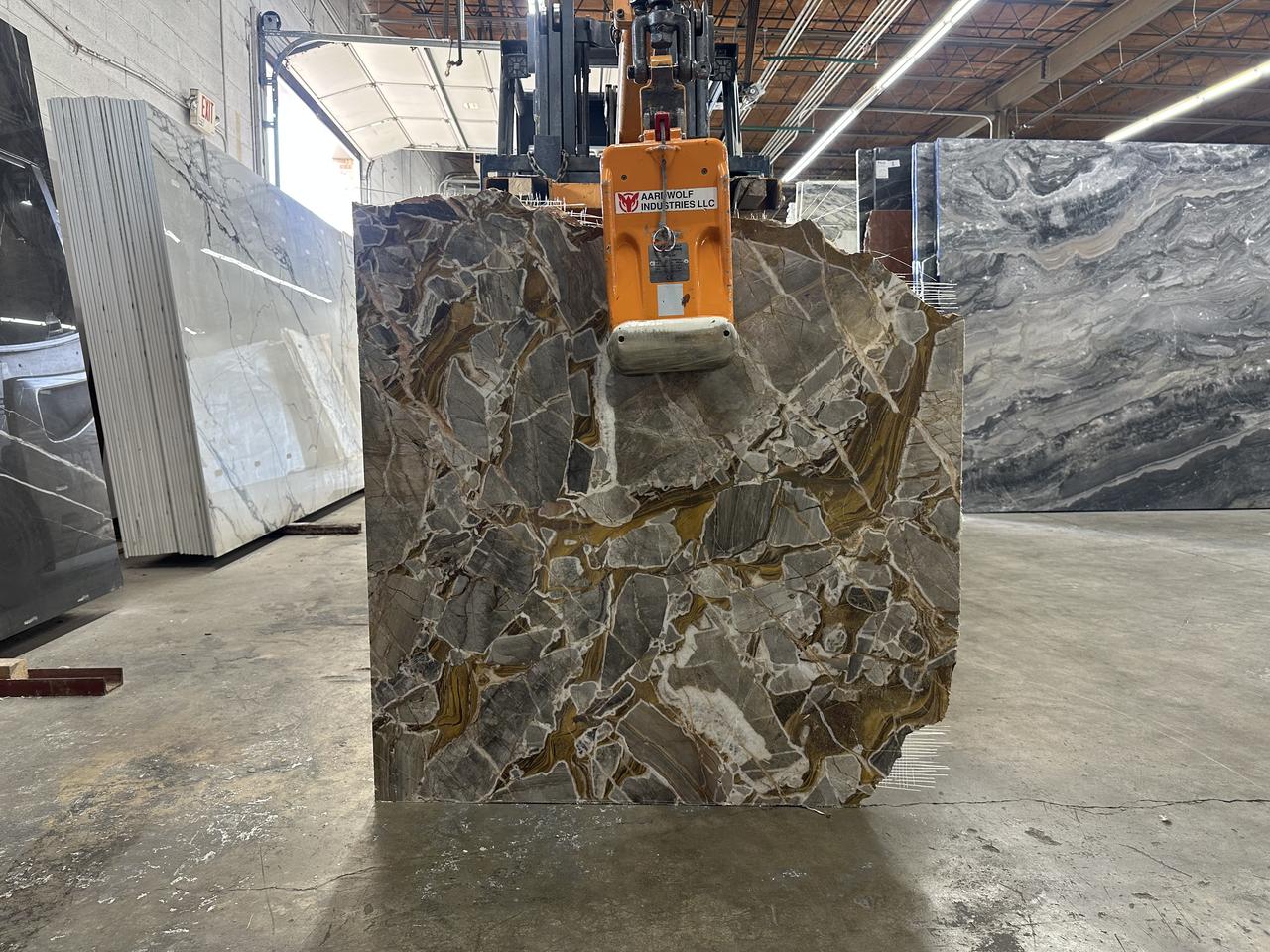 vango gold 36x36.jpg