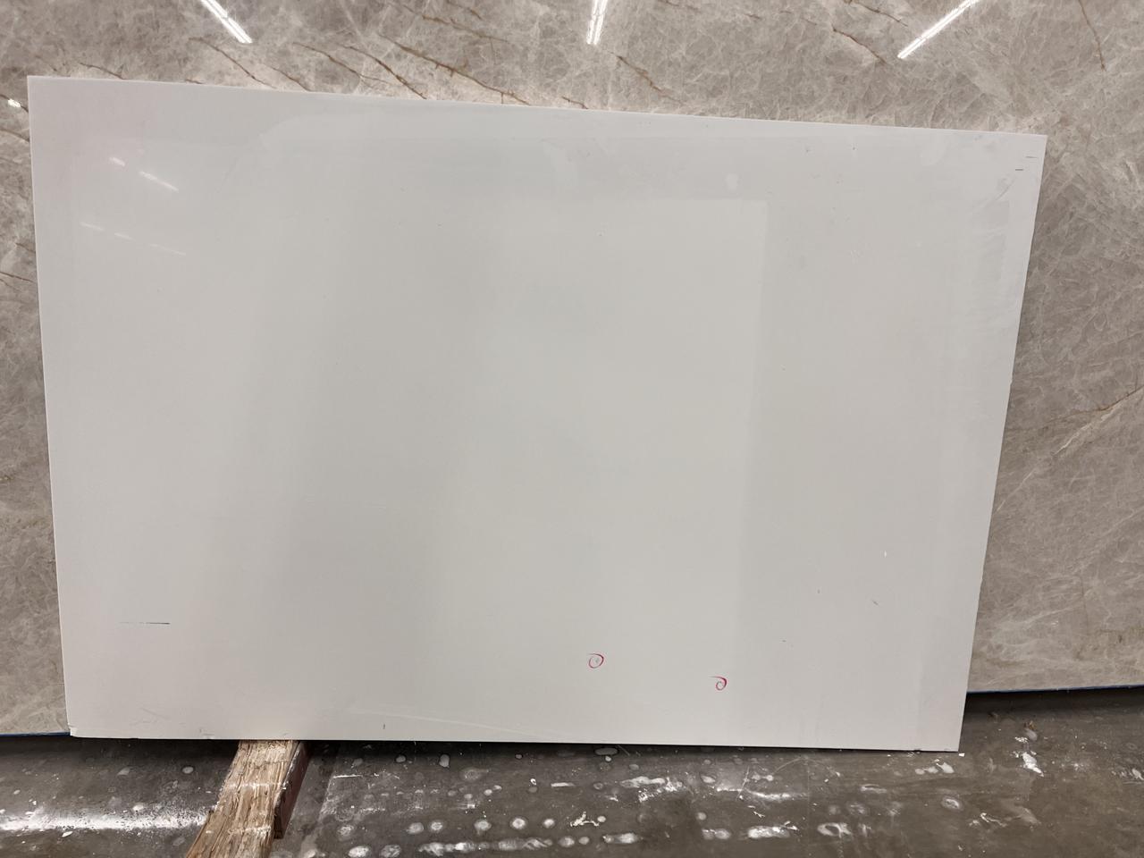 super pure white quartz 3cm - 2cm 45x30.jpg