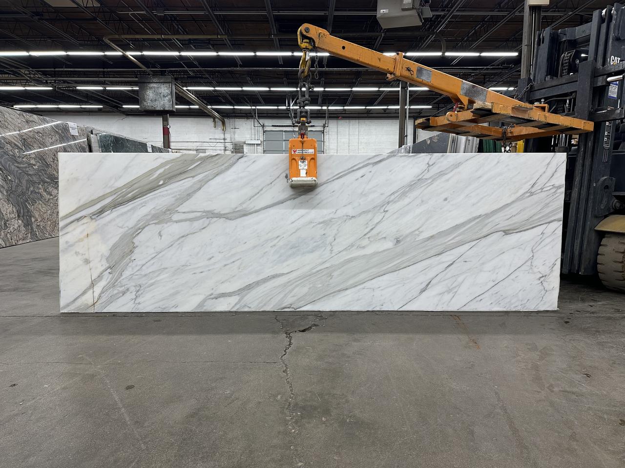 calacatta borghini 2cm 126x40.jpg