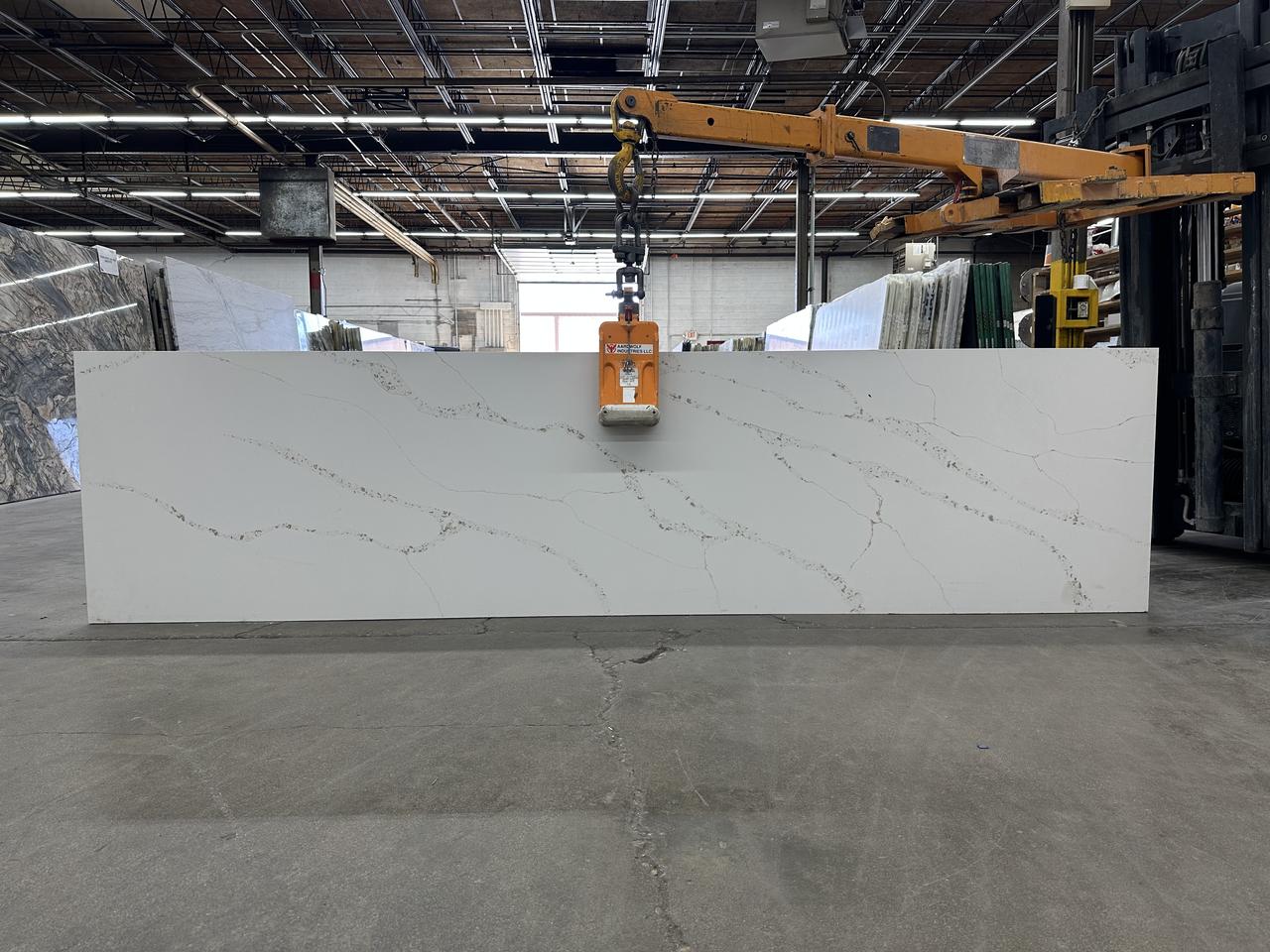 calacatta regal 126x32.jpg
