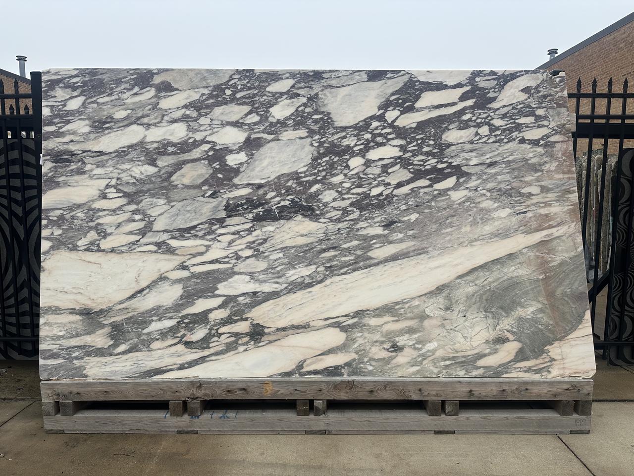 calacatta retro honed 2cm 130x74.jpg