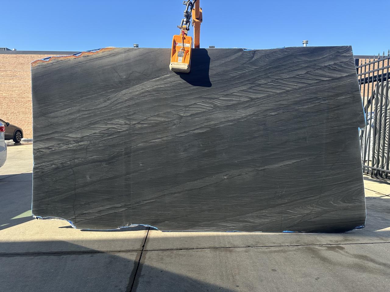 brilliant black 120x68.jpg