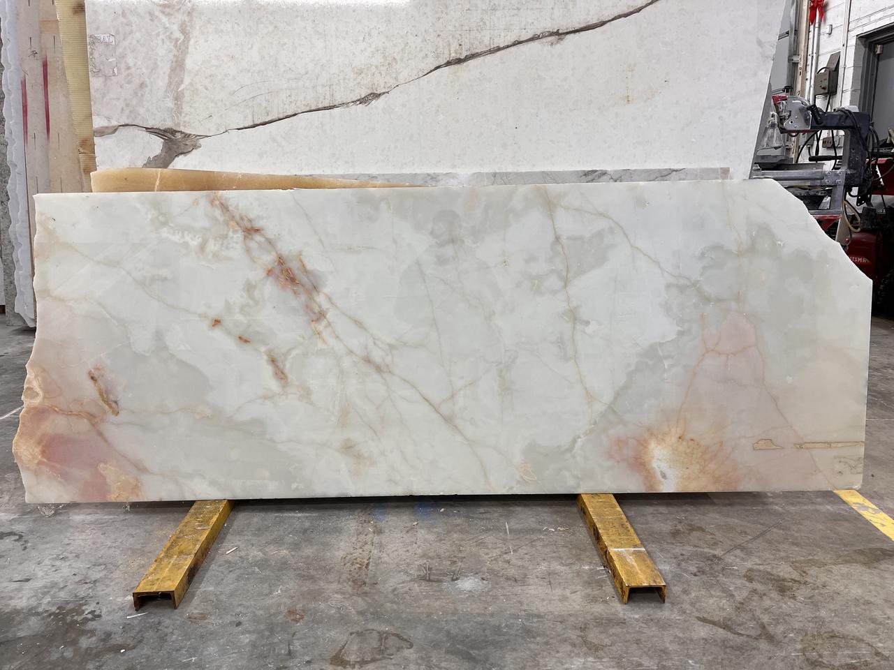 white onyx 2cm 92x25.jpg