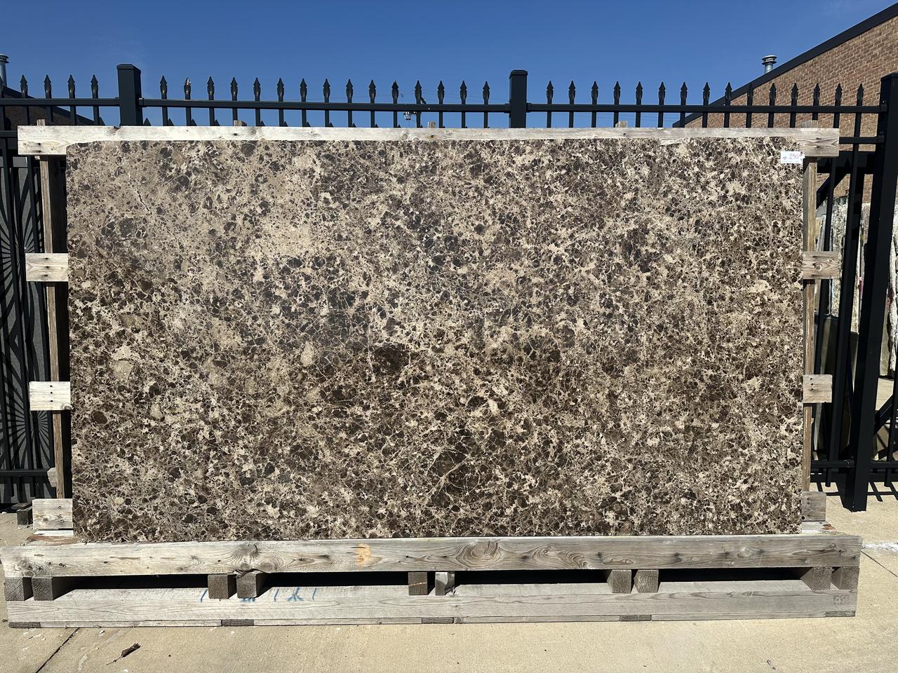 emperador dark 114x62.jpg