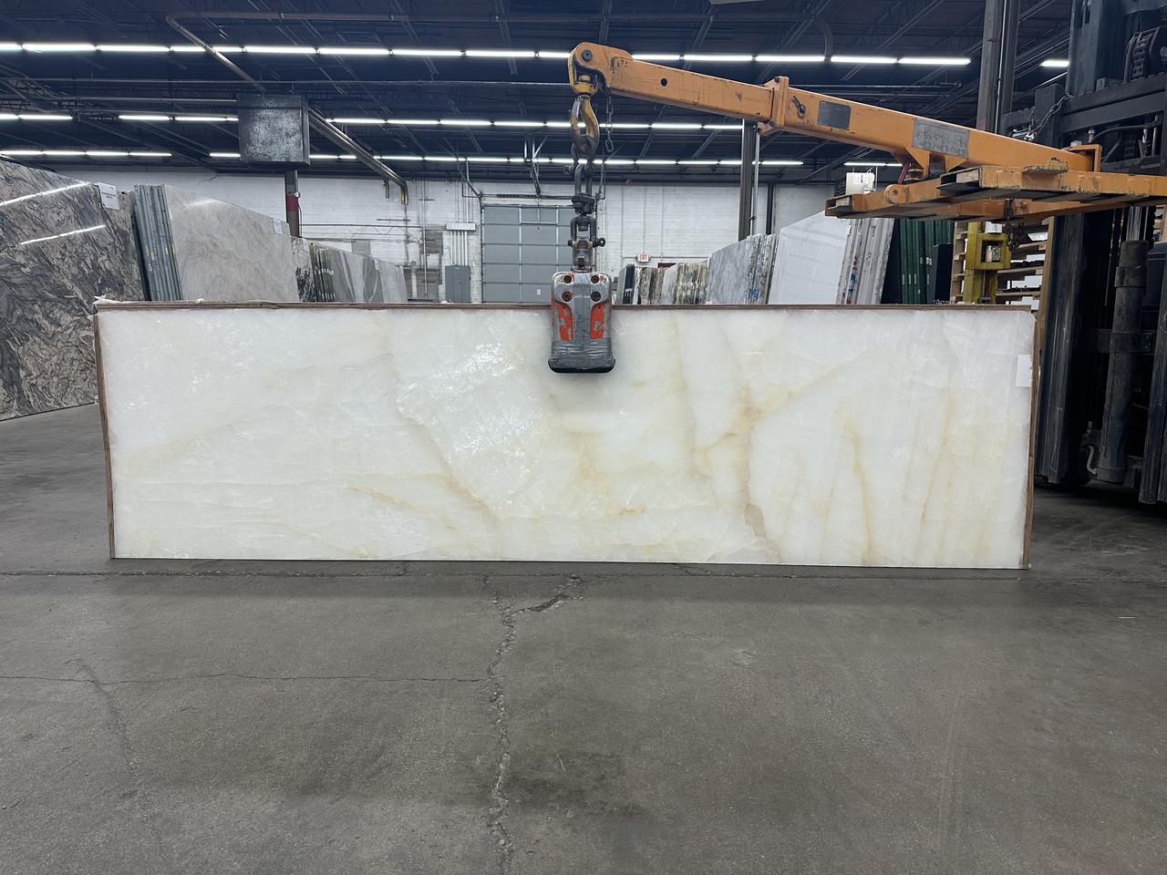 cristallo onice 117x32.jpg