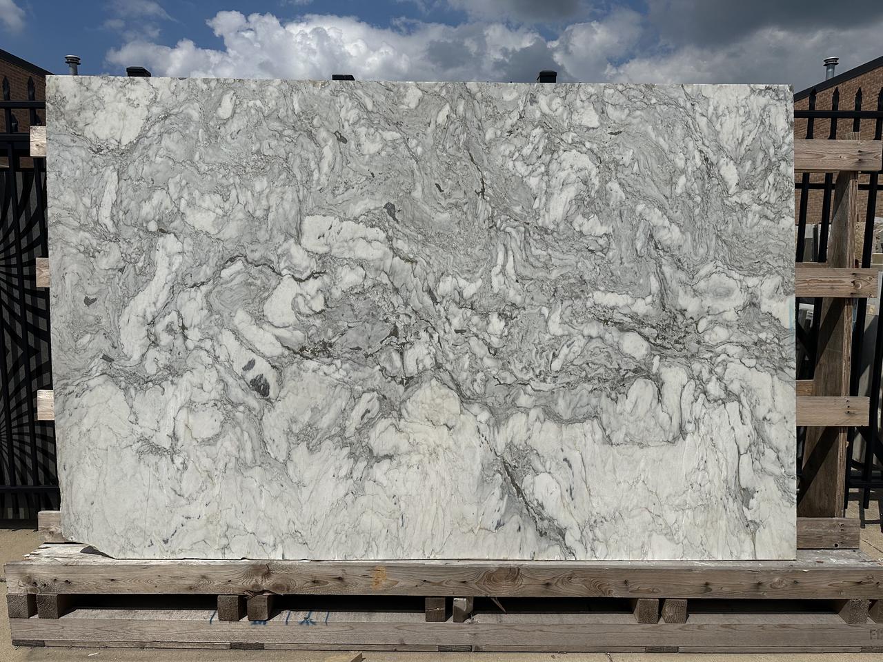 royal white 111x71.jpg