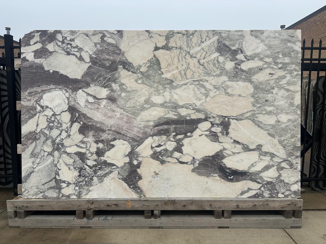 calacatta retro honed 3cm 128x76.jpg