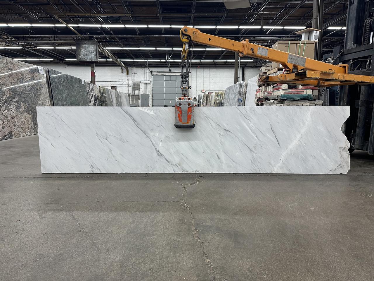 calacatta apuano honed 121x26.jpg