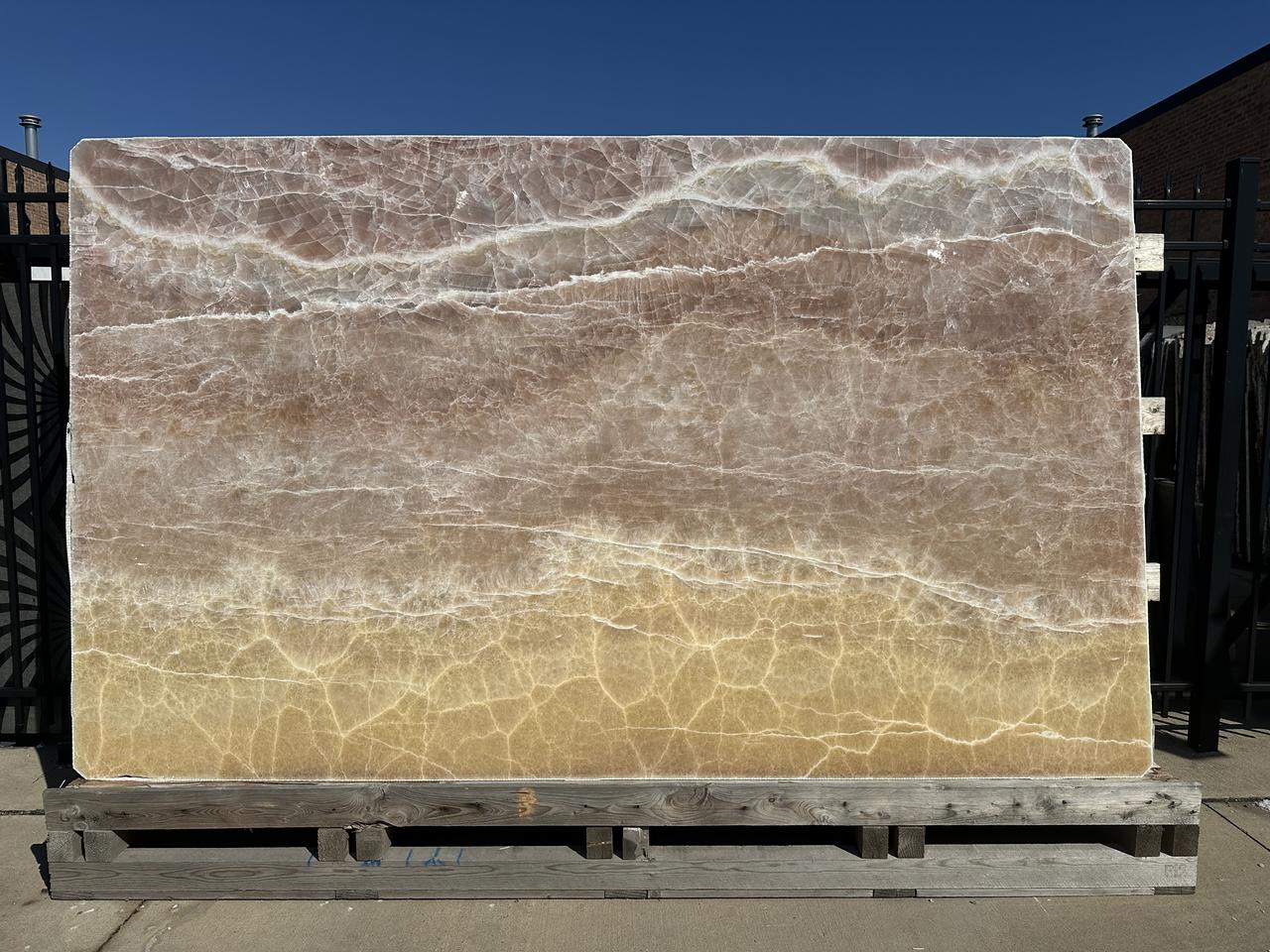 onice corallo 2cm 126x75.jpg