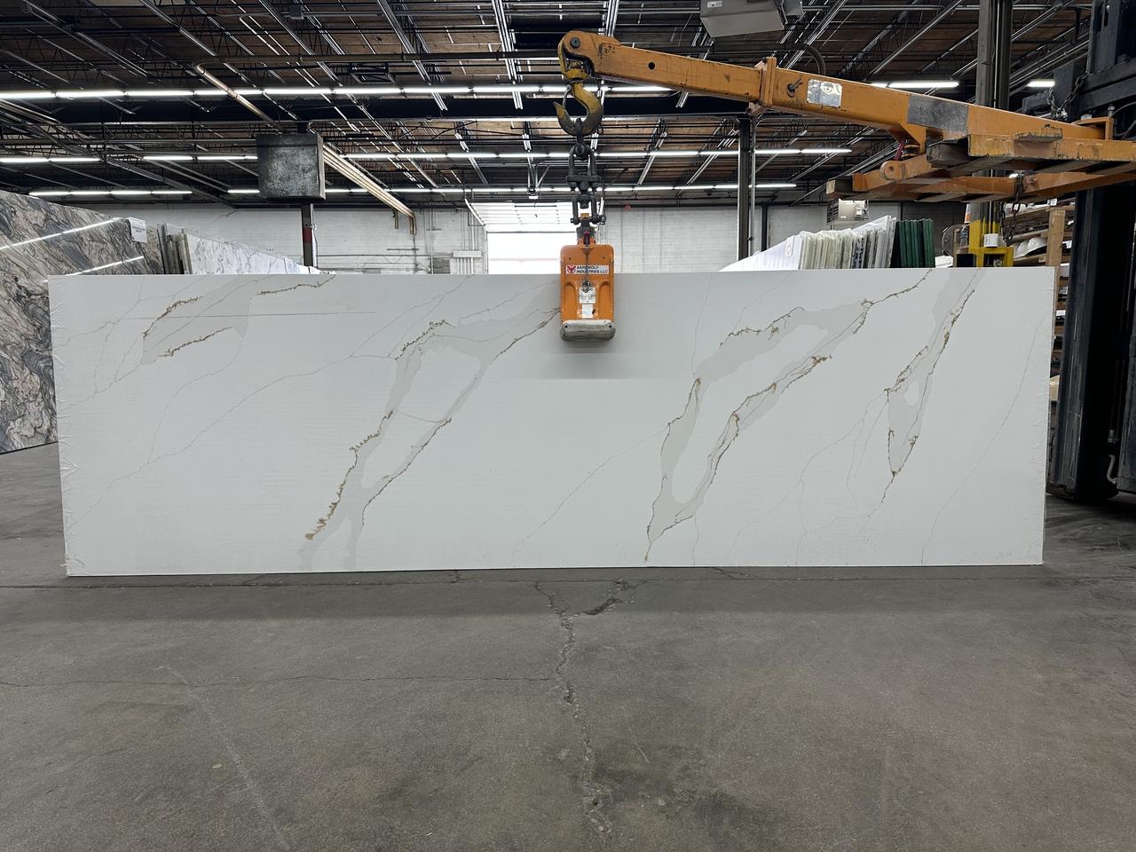 calacatta malang 131x40.jpg