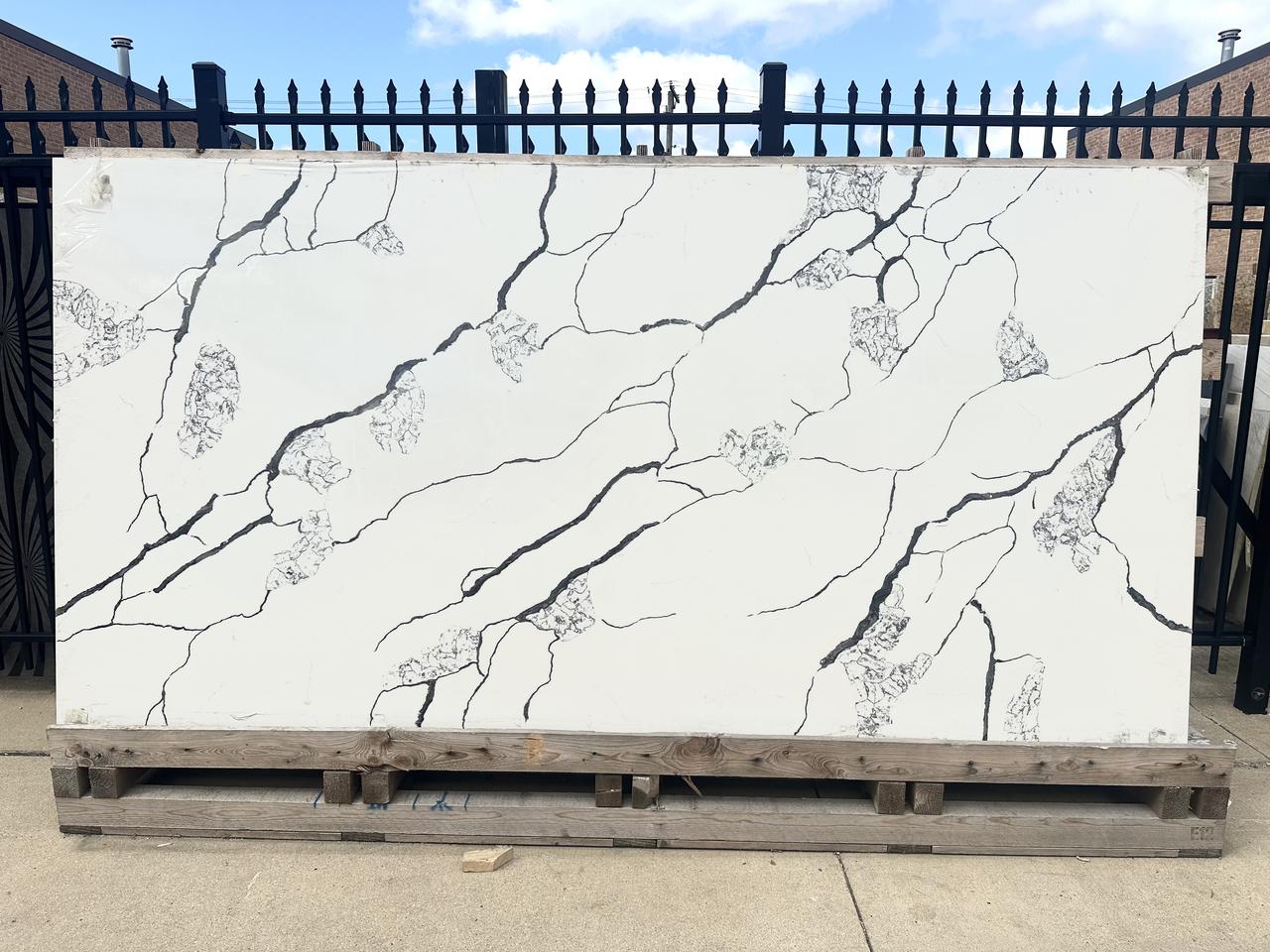 calacatta marina 126x63.jpg
