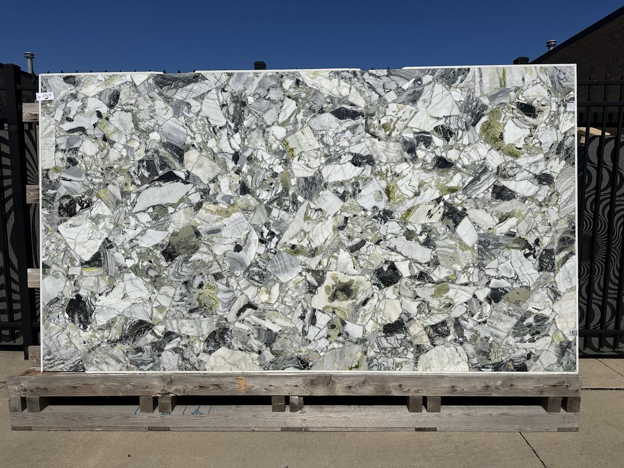 white beauty 2cm 125x70.jpg