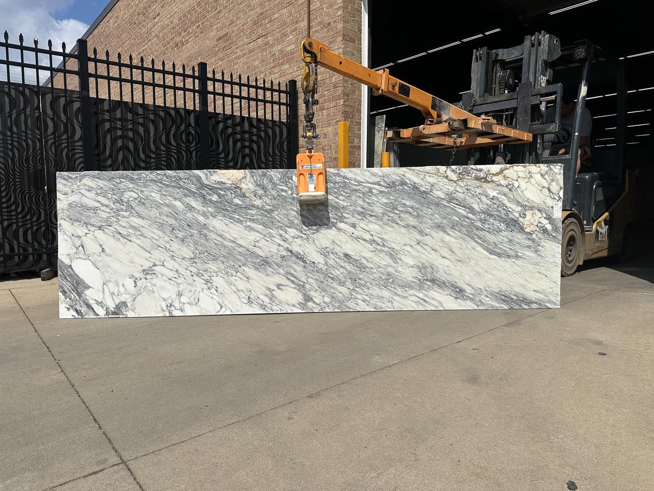 breccia capraia 2cm 125x36.jpg