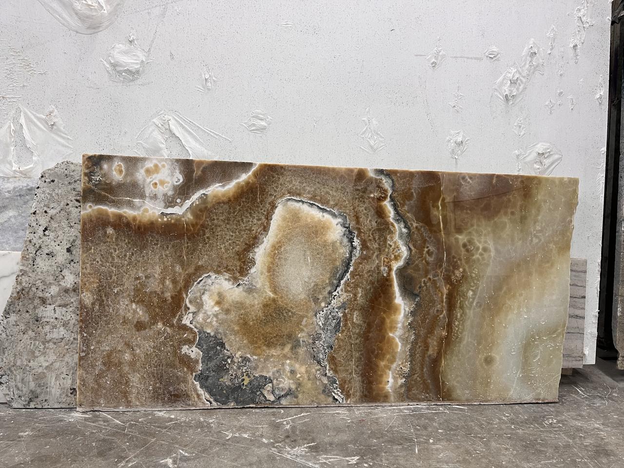 honey onyx 2cm 56x27.jpg