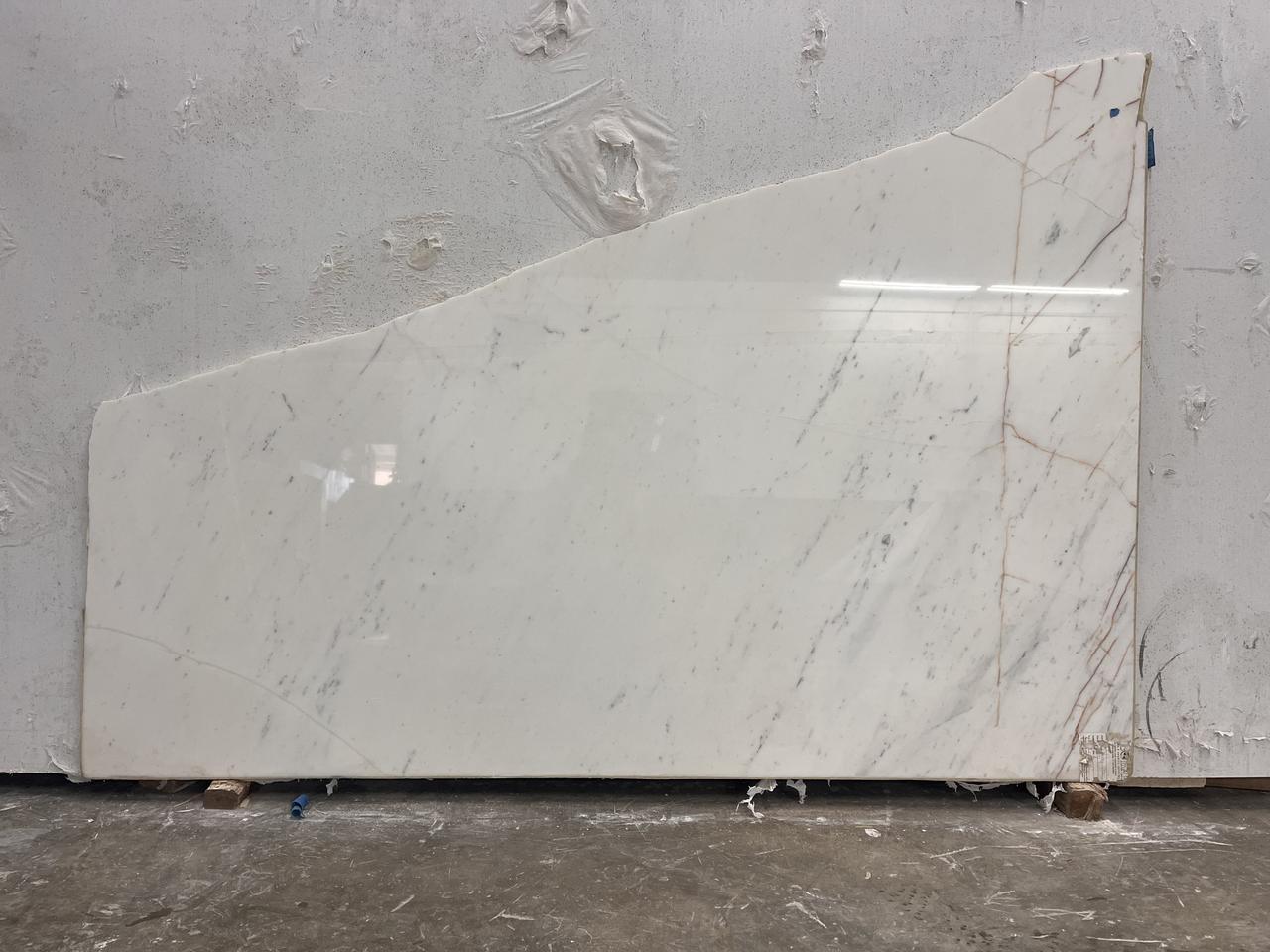 calacatta borghini 2cm 78x26.jpg