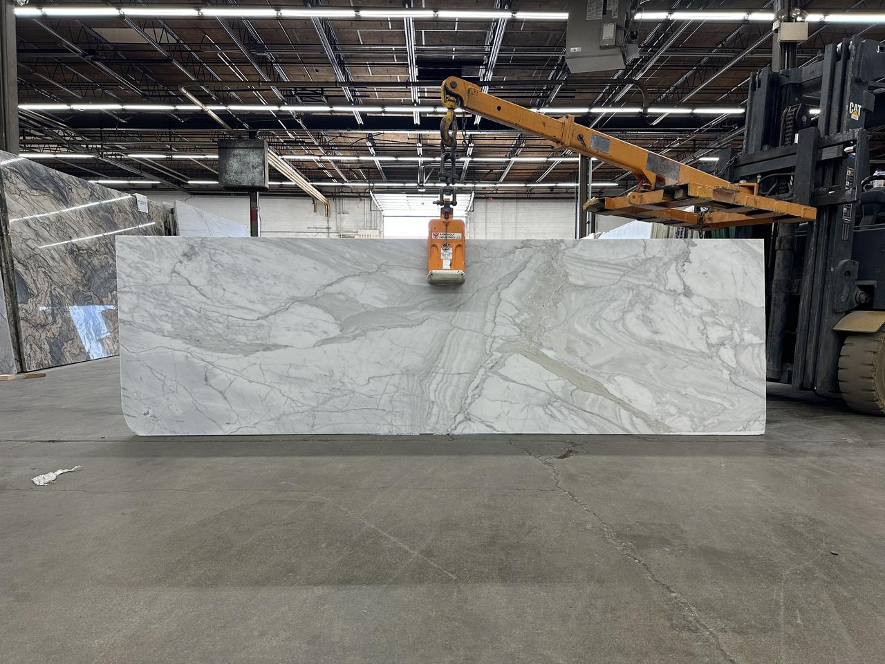 calacatta borghini honed 3cm 122x37.jpg
