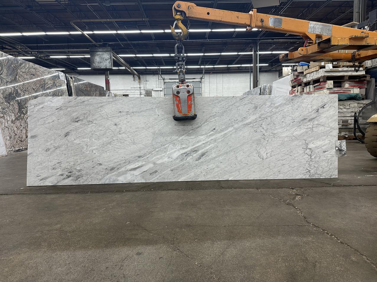 bianco carrara venato 2cm 108x30.jpg