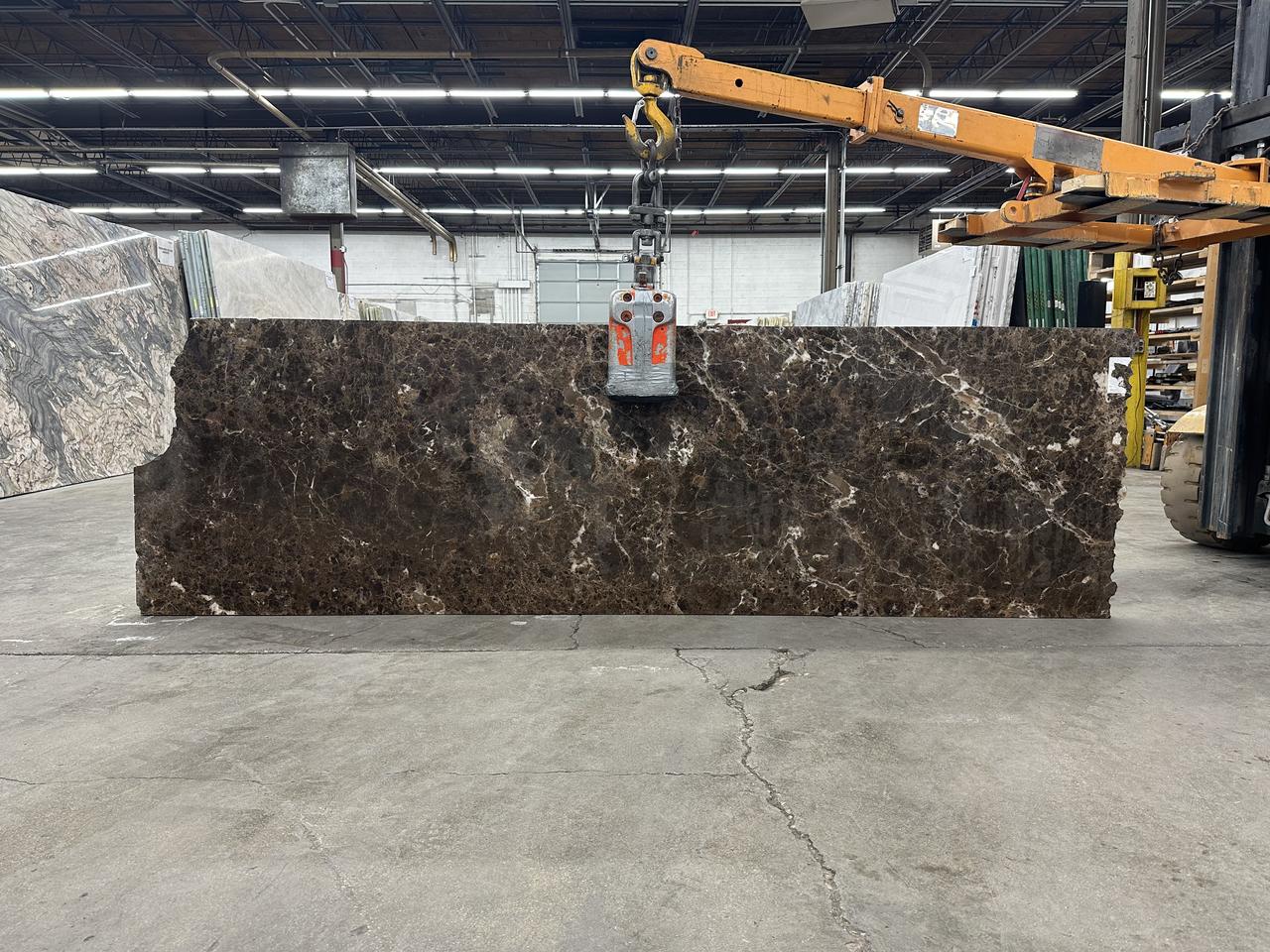 emperador dark 106x33.jpg