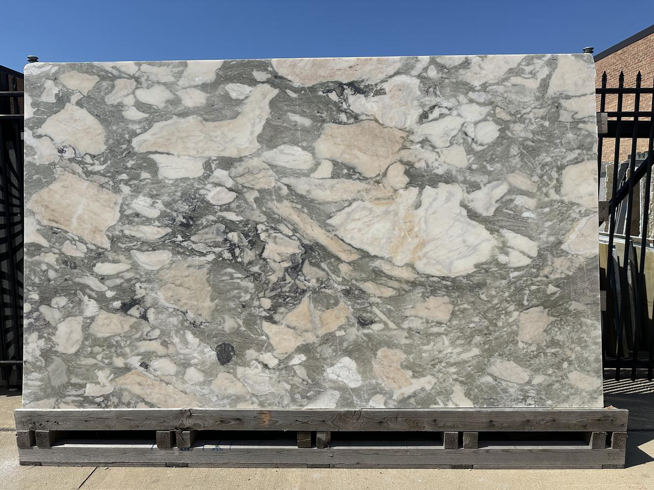 calacatta bernini 2cm 126x77.jpg