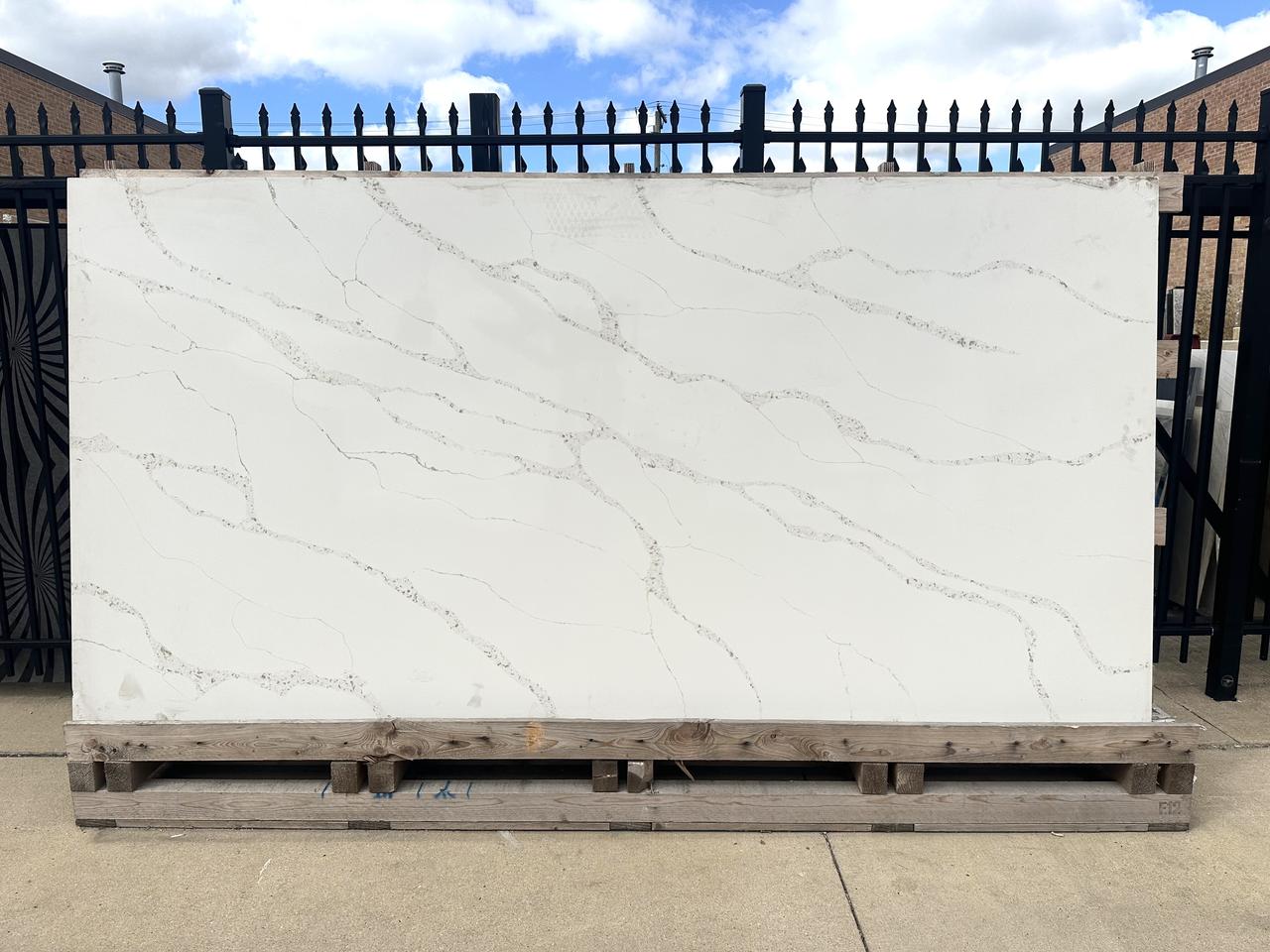 calacatta regal 126x63.jpg