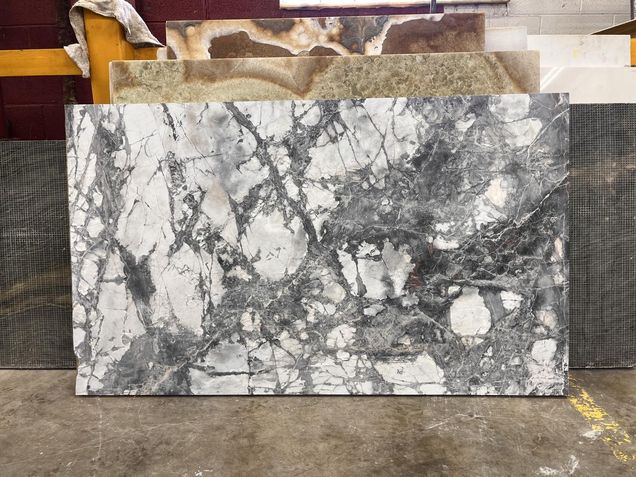 invisible grey leather marble 49x29.jpg