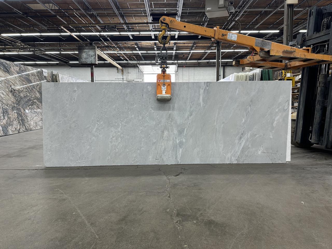 lady white dolomite 117x40.jpg