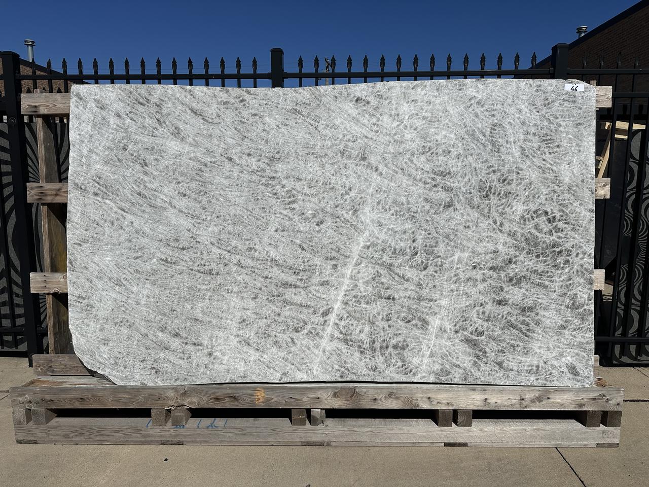 crystal grey 2cm 113x65.jpg