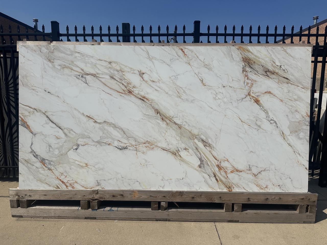 calacatta rain 126x63.jpg