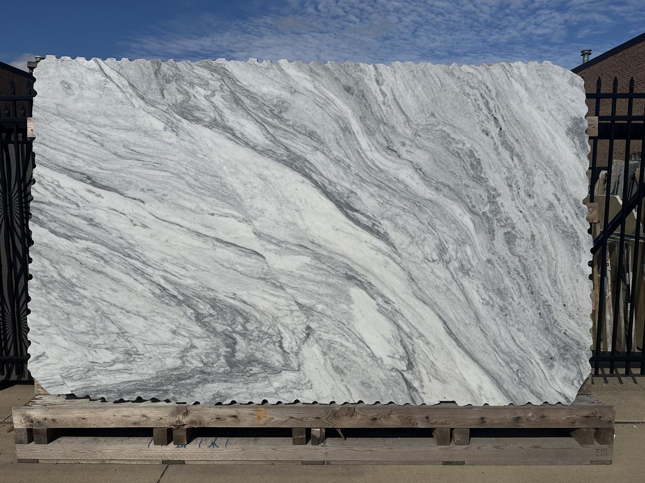 bianco alpino leather dolomite 123x75.jpg