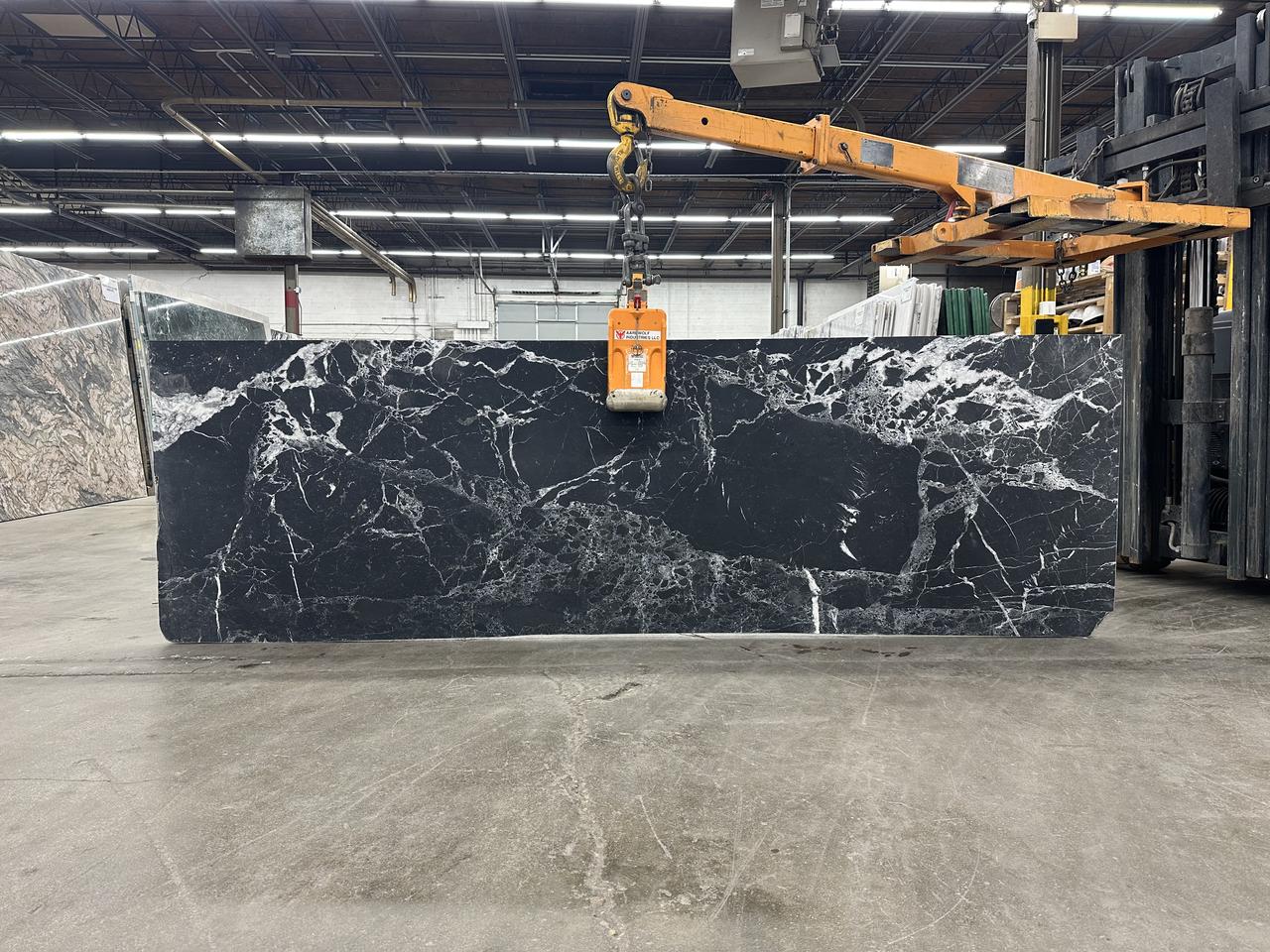 nero marquina honed 117x36.jpg