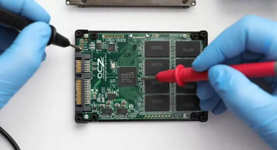 <code>Diagnostyka i odzyskiwanie danych z SSD – analiza elektroniki i pamięci NAND</code>