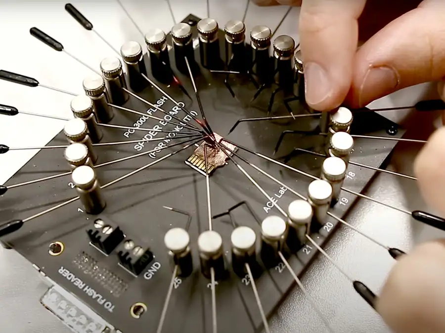 <code>Odzyskiwanie danych chip-off – odczyt pamięci NAND na spider board w laboratorium Dysk i Spółka</code><ul><li></li></ul>