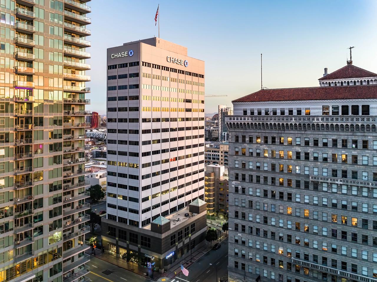 707broadway_dji_0821-panoblakely_dsrt.jpg