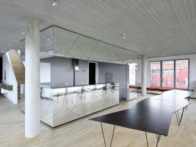 5c47945fc604e5205a12dd27_penthouse-with-mirror-walls-1.jpg