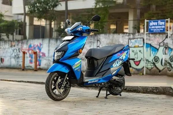 Suzuki Avenis