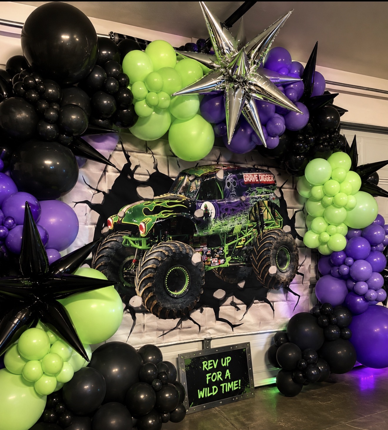 Iconic party decoration