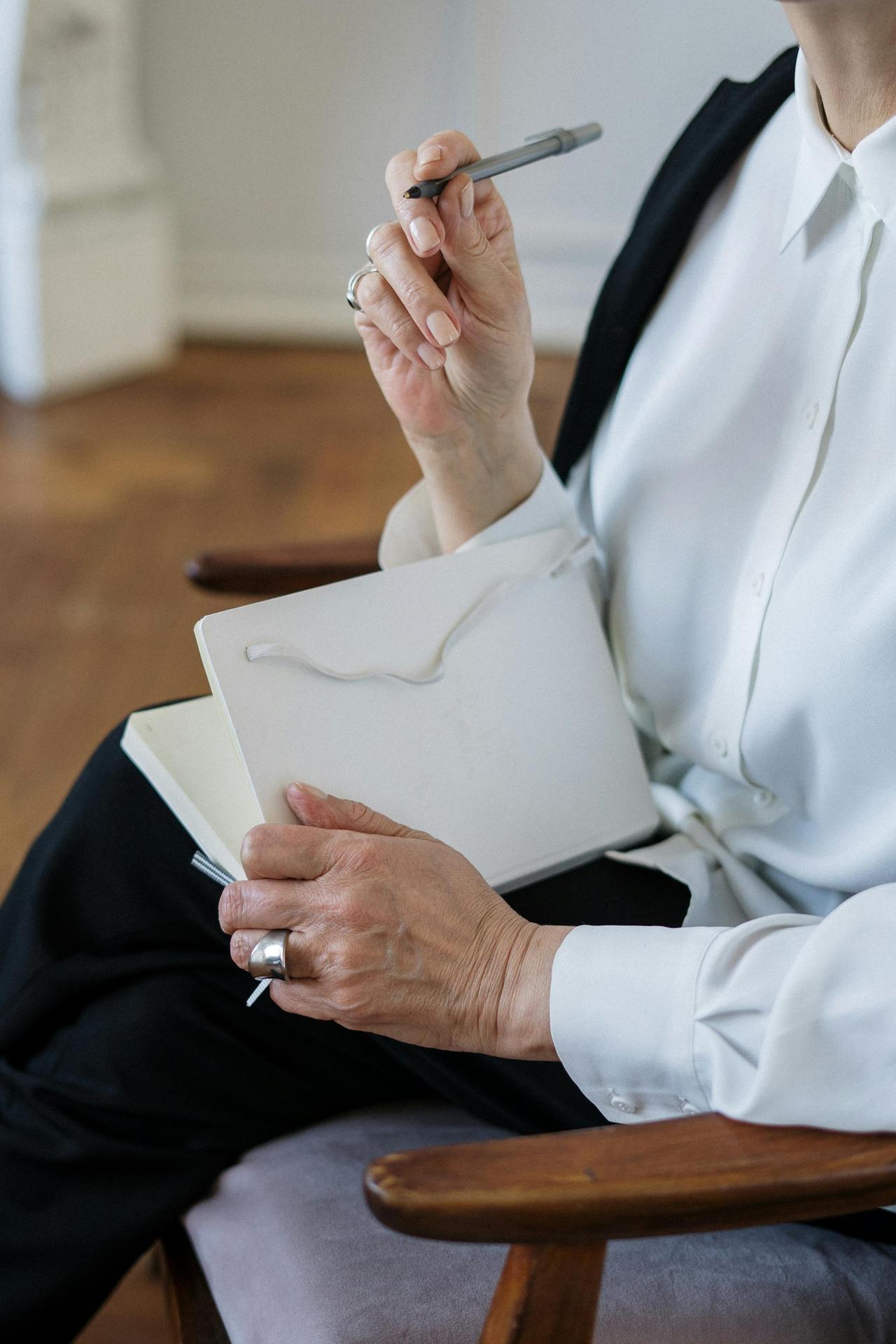 Cognitive Behavioral Therapy (CBT) sessions in Lebanon – structured, goal-oriented psychotherapy for anxiety, depression, and overthinking