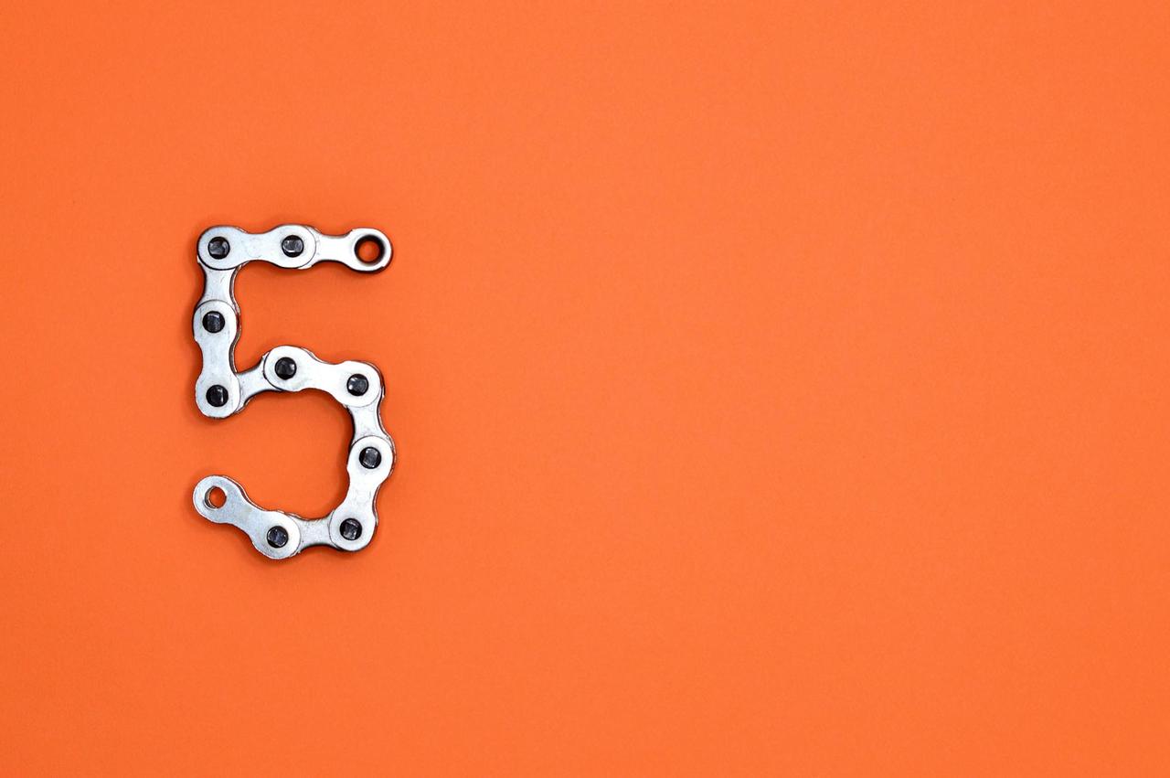 الخطوة الخامسة — متابعة التقدّم وتعديل الخطة حسب الحاجة