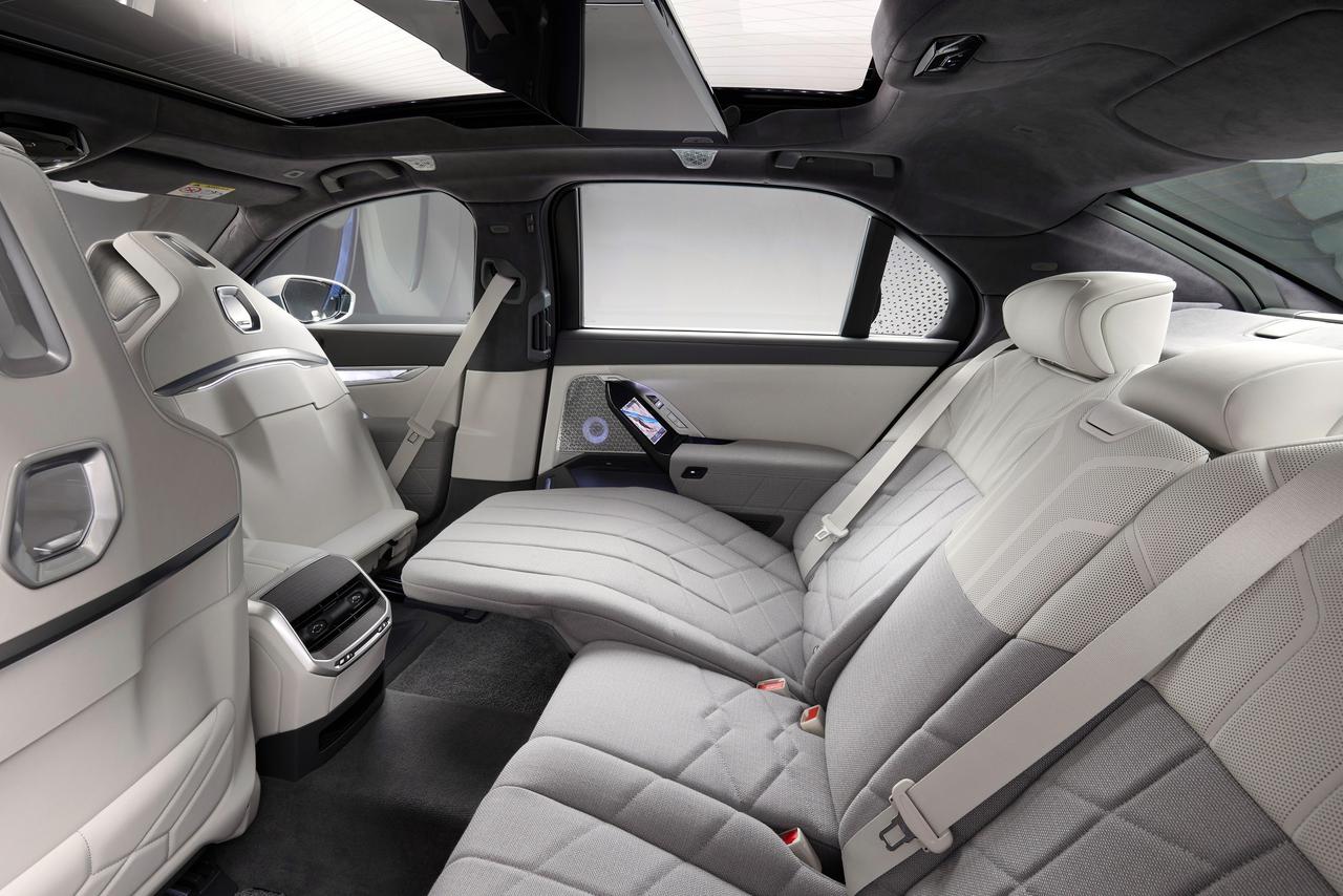 the-2023-bmw-7-series-introduces-next-level-luxury-that-s-fit-for-a-flagship_39.jpg