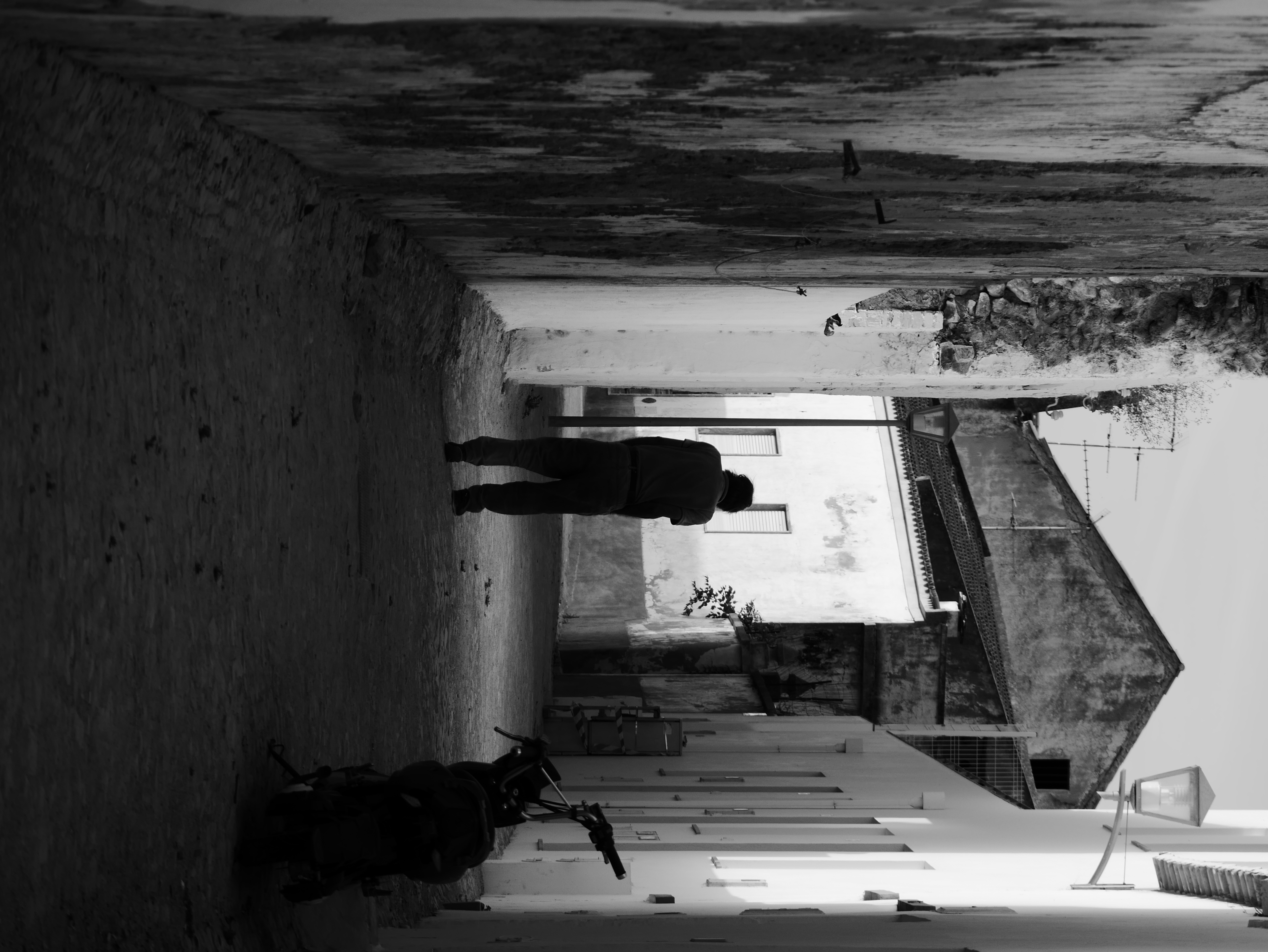 Human presence in stillness