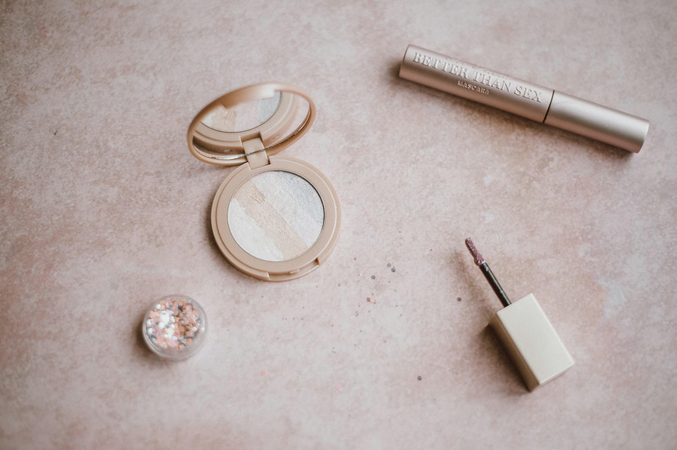 powder, highlighter, compact,mirror, mascara, lip gloss, glitter,