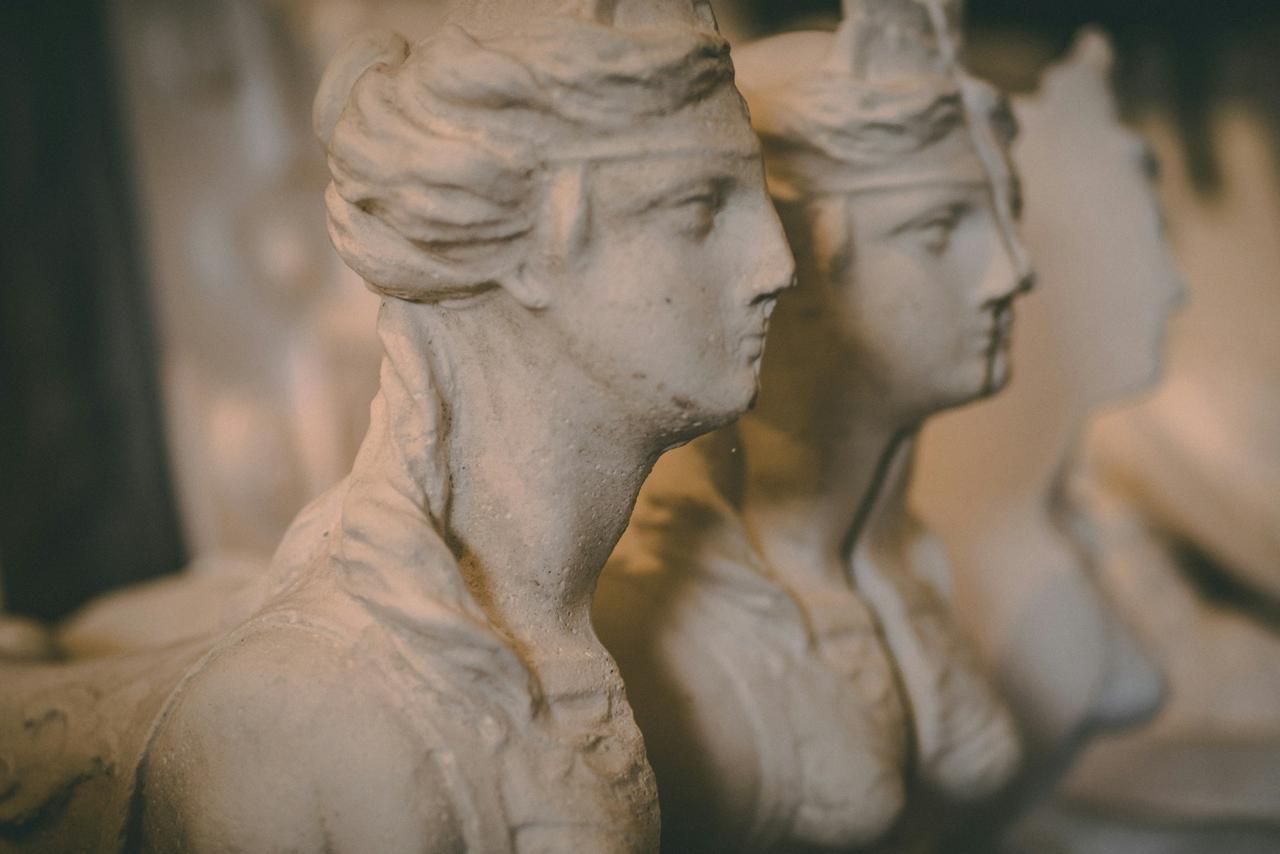 We went salvage hunting. Me and the wifey. We actually ended up at an antiques reclamation yard… everything we wanted was far too expensive. But WHAT A PLACE TO TAKE PHOTOS!!!!