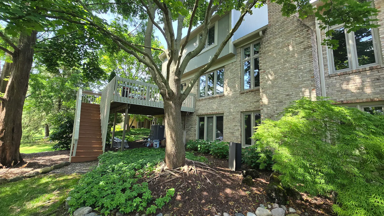 finished-deck-house-canton.webp