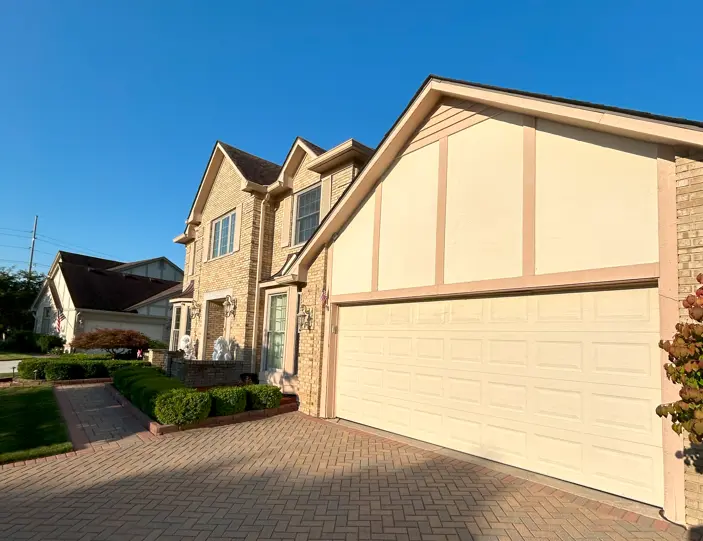 chromabrush-exterior-house-painter-livonia (1).webp