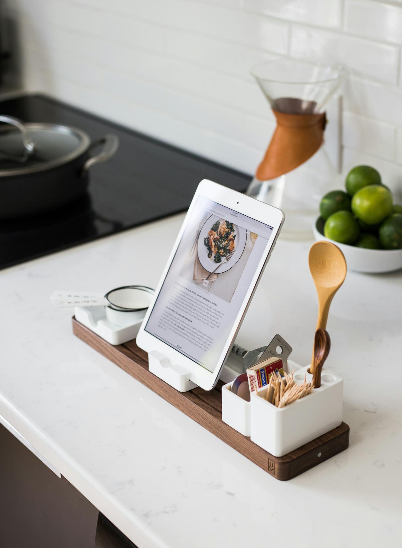 Gather: The minimal, modular organizer that cuts clutter to enable you to spend more time creating! Gather can be configured in hundreds of ways to exactly the way you want to use it.
Discover more at kickstarter.com/projects/ugmonk/gather-the-minimal-modular-organizer-that-cuts-clu