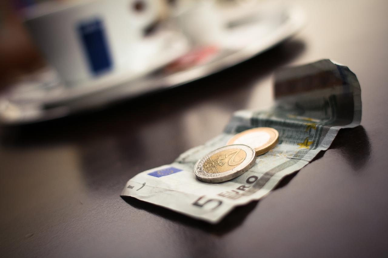 34cf8294-76e9-11e7-a366-0242ac110003-some-euros-in-cafe-picjumbo-com.jpg