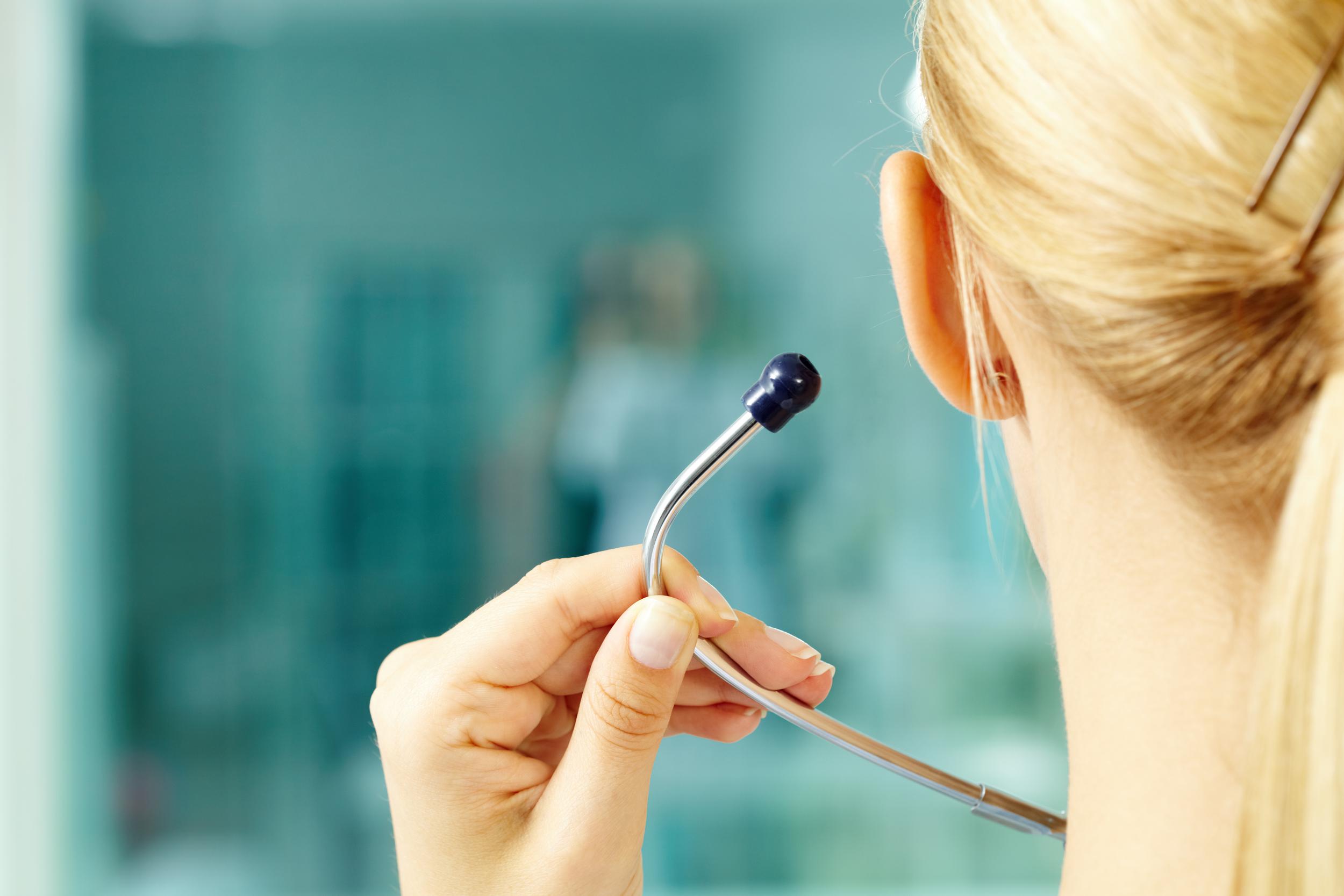 fb5bd534-a7b3-11e7-88d0-0242ac110002-Girl_with_stethoscope_EveryPixel.com.jpg